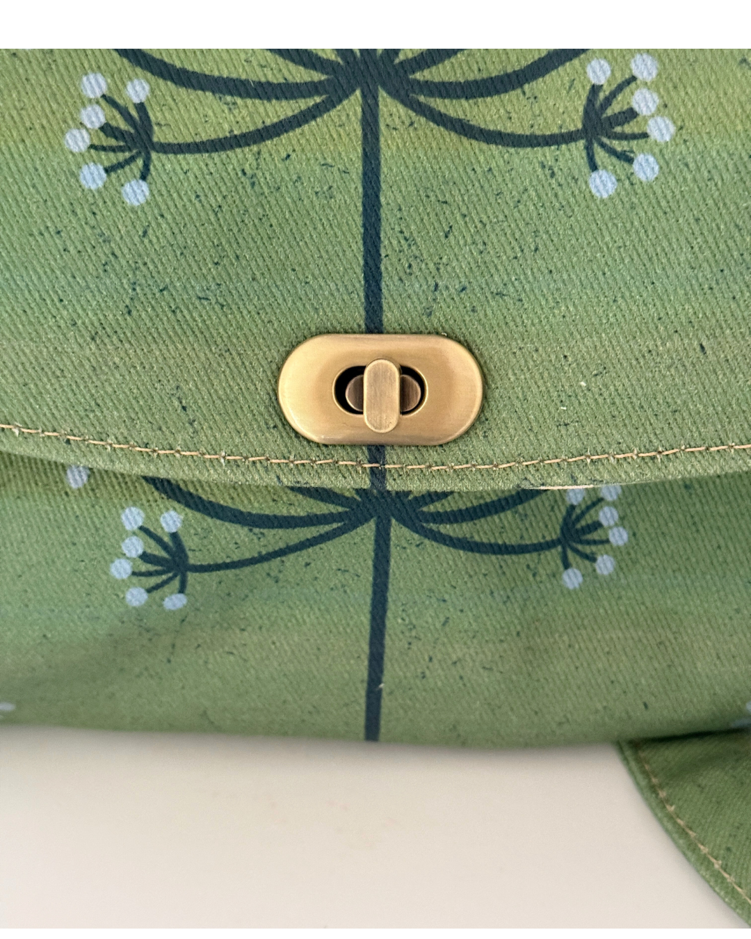 Dill Flower Travel Sling