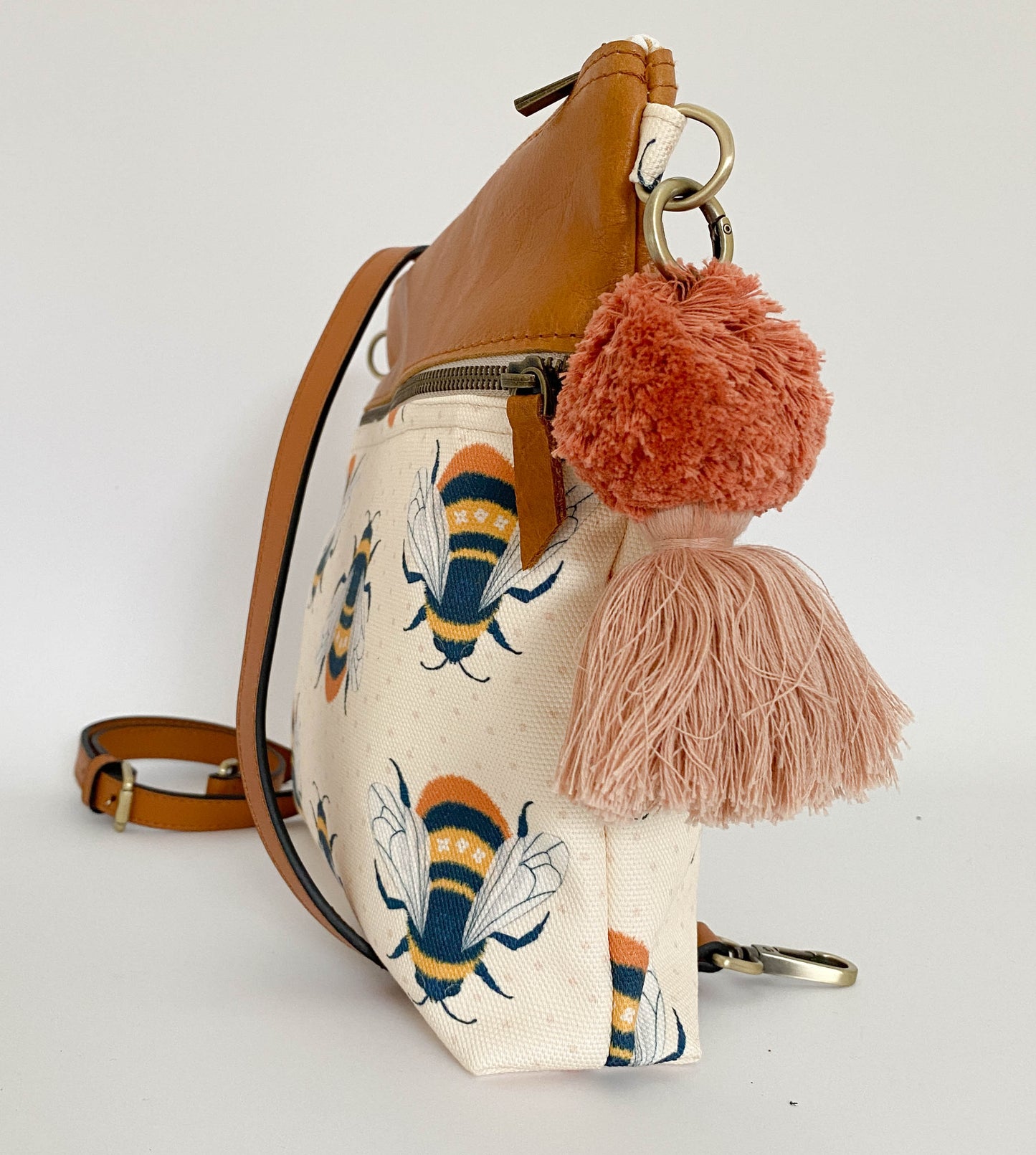 Bee Bucket Bag