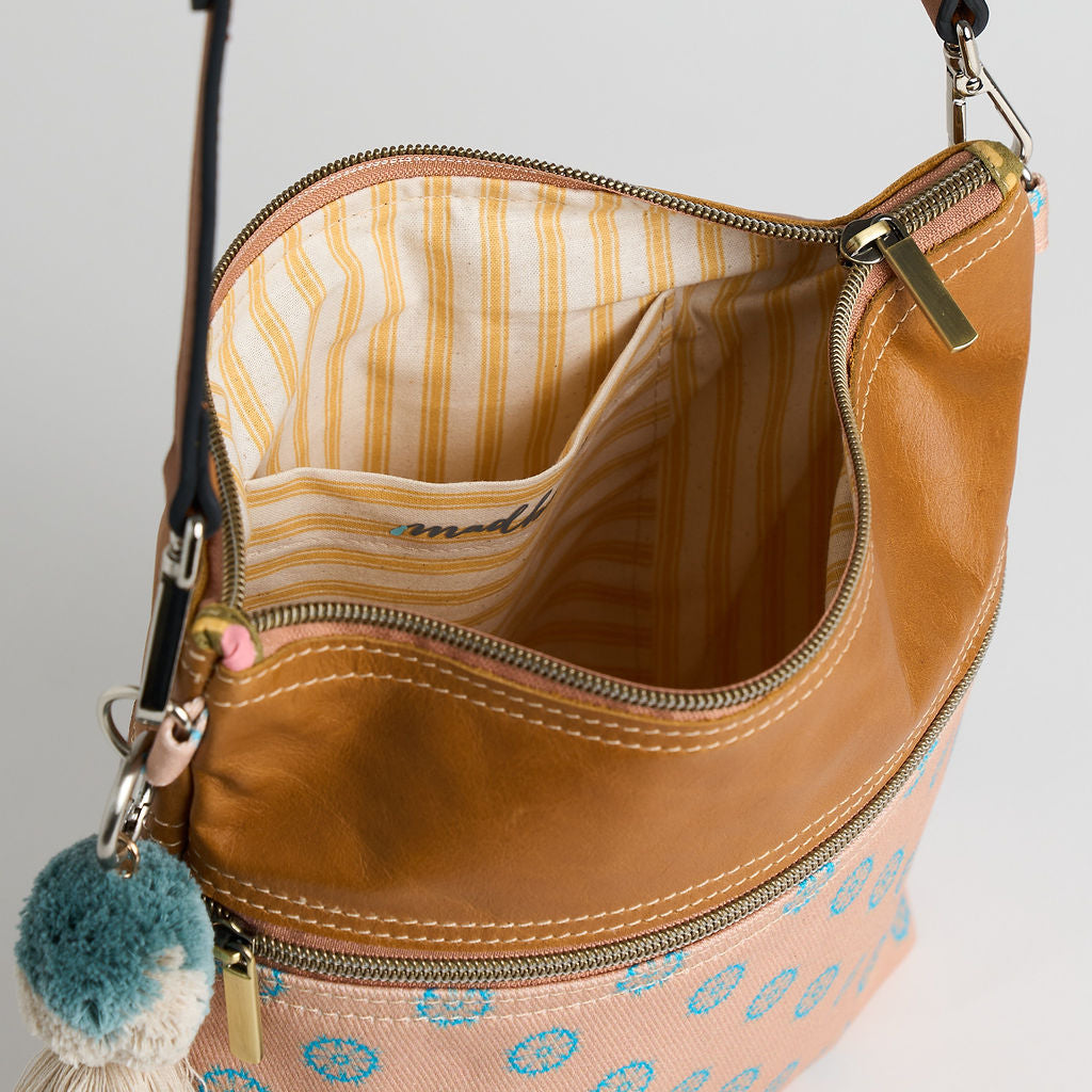 Graphic Flowers Bucket Bag